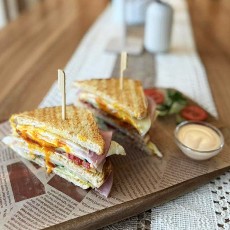 Snacks im Café Nest